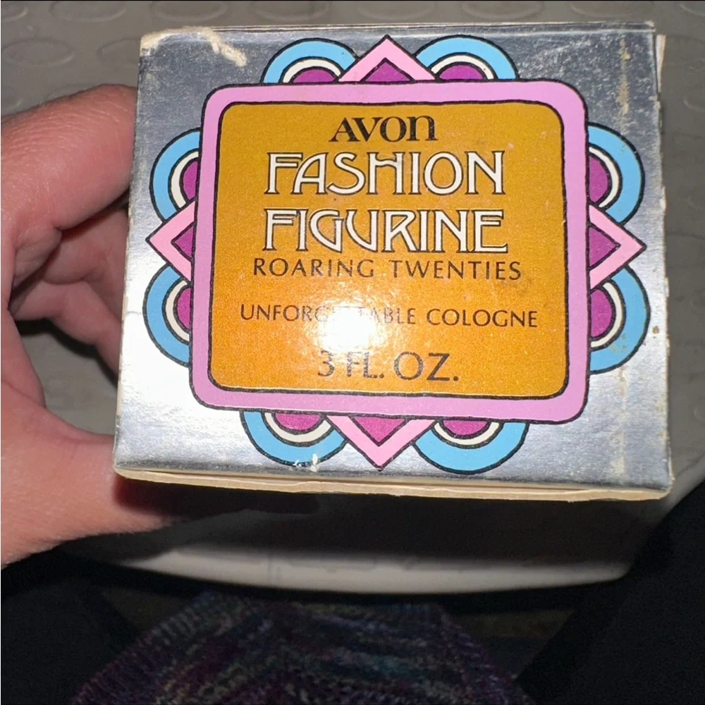 NIB Vintage AVON ~ Fashion Figurine Roaring Twenties - Somewhere Cologne Full